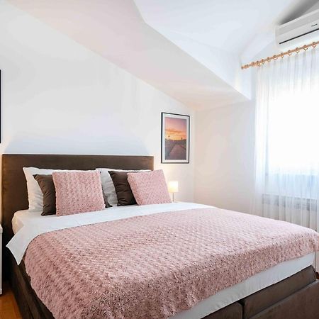 Apartments Valentino Vodice Eksteriør bilde
