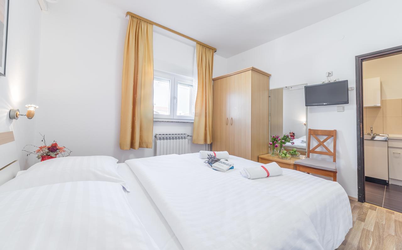 Apartments Valentino Vodice Eksteriør bilde