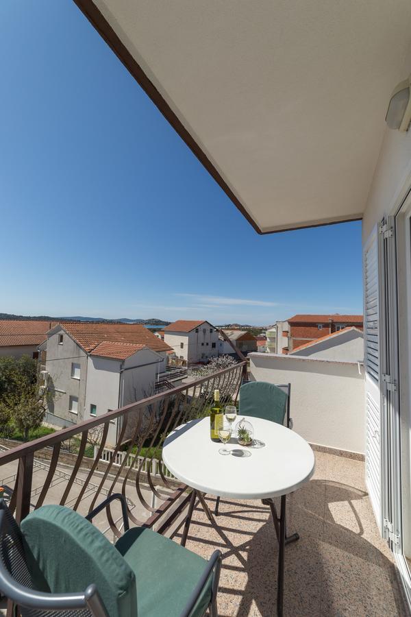 Apartments Valentino Vodice Eksteriør bilde